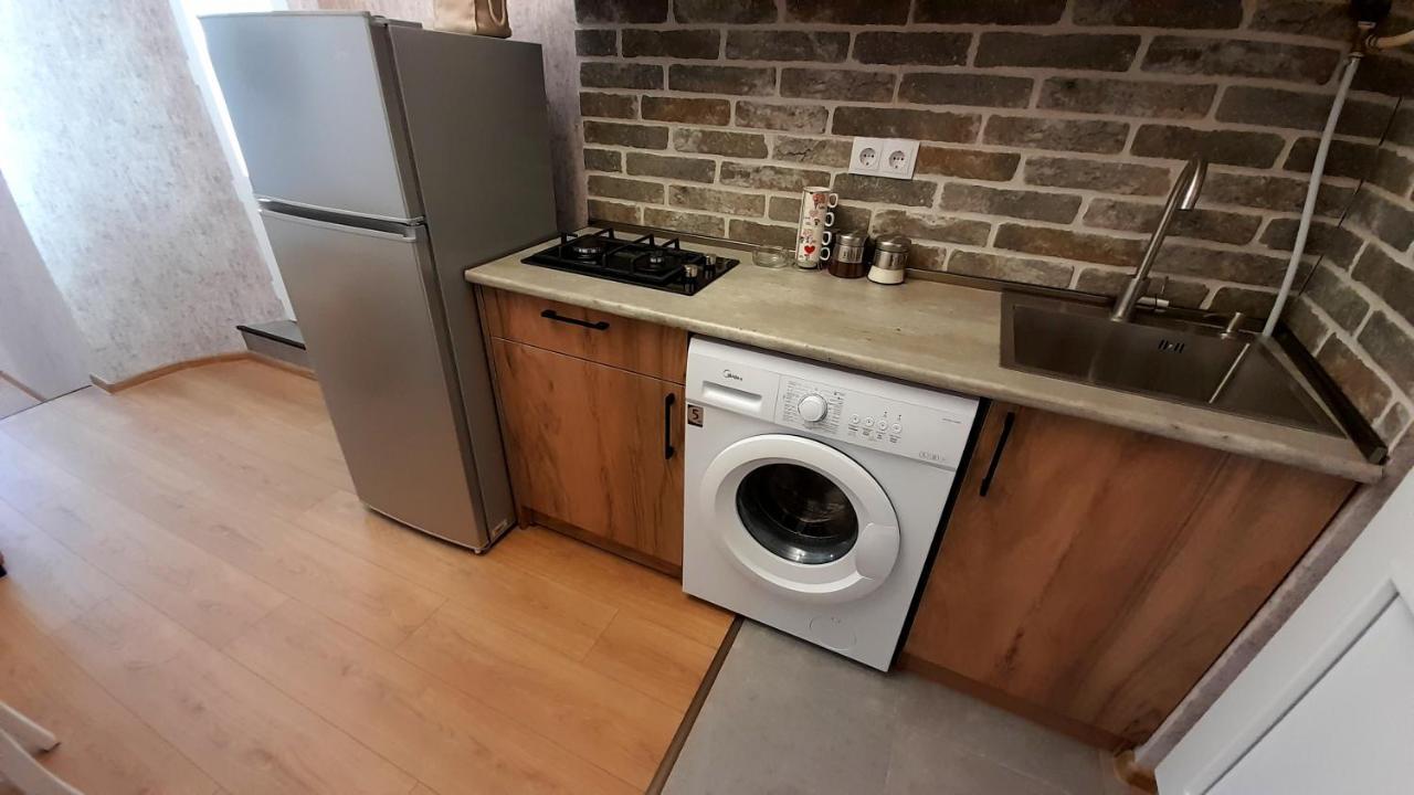 Yellow Apartment Τυφλίδα Εξωτερικό φωτογραφία