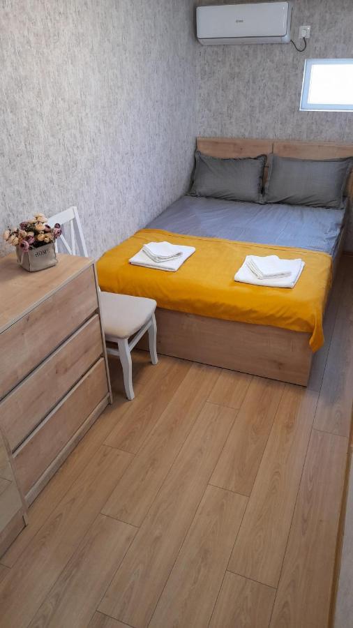Yellow Apartment Τυφλίδα Εξωτερικό φωτογραφία
